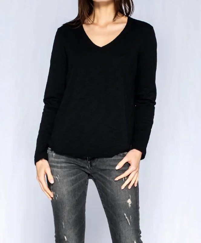 Long Sleeve V Neck Tee In Black