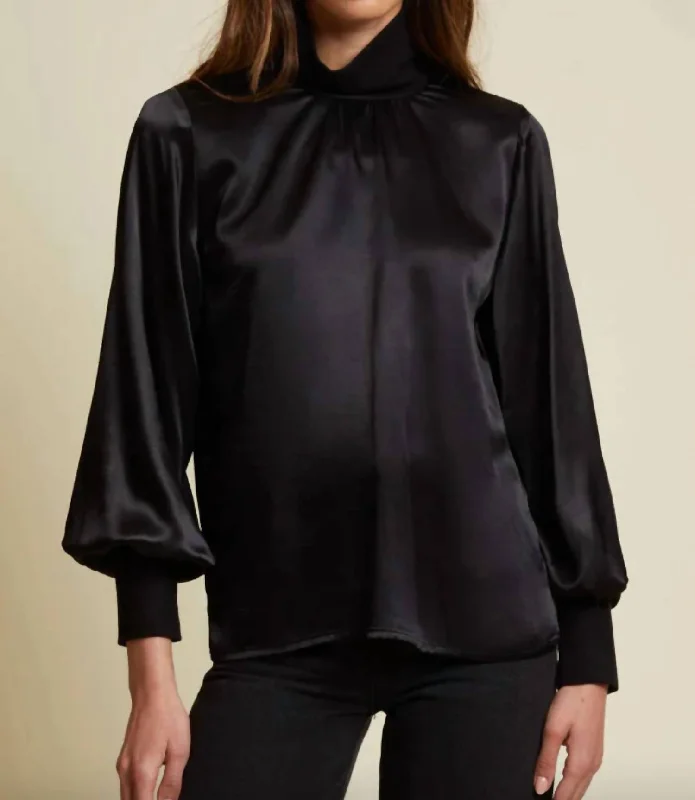 Anne Feminine Turtleneck In Black